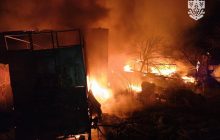 РФ масовано атакувала Одещину: пошкоджено іноземне судно, згоріла СТО