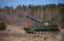 Беларусь обустраивает позиции артиллерии и строит дороги у границы, - Зеленский