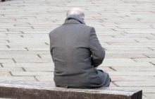 Пастка надійності: десятиліття турботи про інших можуть призвести до самотності у 60 років