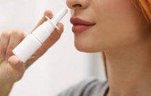 Вчені створили новий назальний спрей, який сповільнює старіння мозку: як він працює