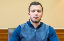 Знімає пафосні відео для соцмереж: медіа дізналися про умови служби сина дніпровського політика Краснова