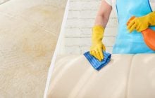 Матрас и подушки будут как новые: лучшие средства для чистки мягкой мебели