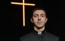 Ікони в келихах та образ священика: популярний співак потрапив у скандал через нову пісню