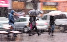 26 апреля Украину атакуют дожди с мокрым снегом, ветром, грозами и градом