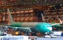 Boeing представил самый большой и мощный двухдвигательный грузовой самолет в мире (фото)