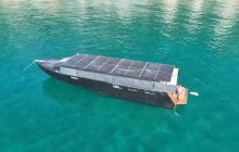 Чоловік побудував яхту на сонячній енергії, здатну плавати практично нескінченно