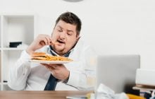 Рак у людей до 50 лет: ученые назвали наиболее распространенную причину роста заболеваемости