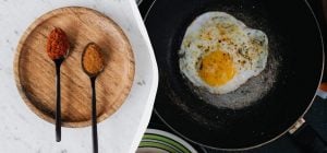Всего один ингредиент - и у вас будет самая вкусная яичница в мире: что добавить