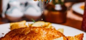 Самый вкусный кляр для рыбы без яиц: получается нежный внутри и хрустящий снаружи