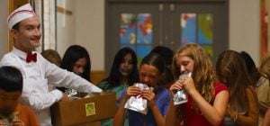 "Мороженщик": вышел трейлер нового хоррора от режиссера "Хостела" Элая Рота