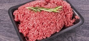 Готувати чи викинути: скільки насправді зберігається фарш у вашому холодильнику