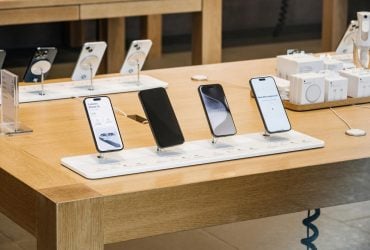 Apple скуповує всю мобільну пам'ять, щоб "задушити" конкурентів, - ЗМІ