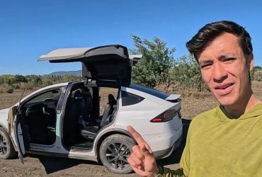 Мужчина объехал Южную Америку на электромобиле Tesla: с какими проблемами он столкнулся