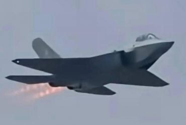 Избегают, как чумы: почему никто не покупает китайский истребитель-невидимку J-35