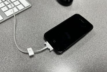 До USB-C був справжній хаос: найдивніші порти зарядки в історії смартфонів