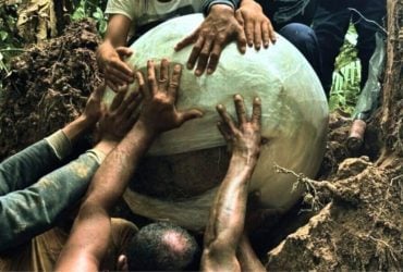 Археологи знайшли гігантські кулі в джунглях Амазонії: те, що було всередині, їх вразило