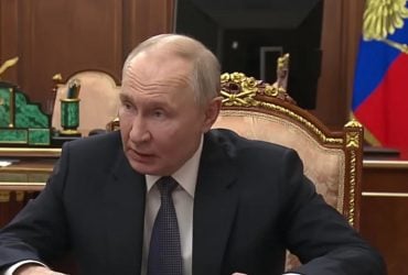 Гігантська купа снігу, яку називають підтримкою Путіна, починає танути, -ЗМІ