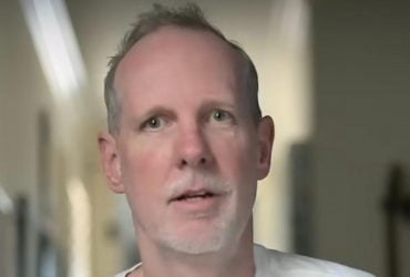 Гитарист группы No Doubt впервые рассказал о неизлечимой болезни: "Это ежедневная борьба"