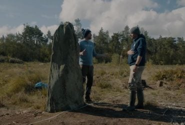 Одинокий камень в Британии помог студенту найти ритуальное место эпохи бронзы