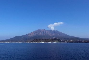 Рейси скасовано: в Японії вивергнувся вулкан Сакурадзіма, піднявши стовп попелу на 3,4 км