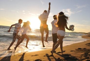 Розкрито секрети ідеальної відпустки з дітьми: куди поїхати та як уникнути стресу