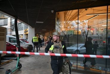 Стрілянина в Києві: 11-річна дитина в лікарні з пораненням, батьки загинули