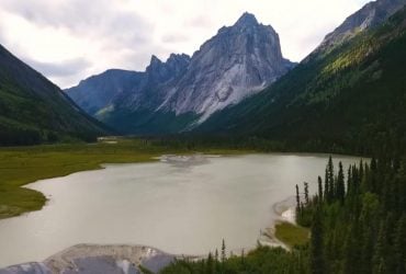 Учёные обнаружили среди скал самые древние следы животных на Земле: им почти 900 миллионов лет