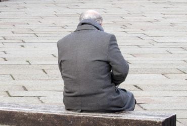 Пастка надійності: десятиліття турботи про інших можуть призвести до самотності у 60 років