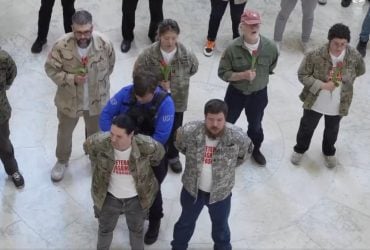 У США заарештували десятки ветеранів під час мітингу проти війни в Ірані, – The Hill