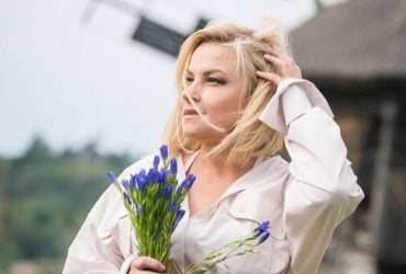 55-річна Бурмака показала фото єдиної доньки в дитинстві і розчулила мережу