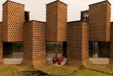 В Індії побудували незвичайний ресторан із морських контейнерів (фото)