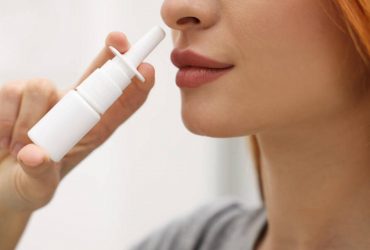 Вчені створили новий назальний спрей, який сповільнює старіння мозку: як він працює