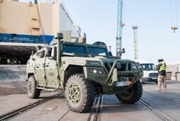 Іспанія передасть Україні 100 бронемашин VAMTAC та 155-мм артилерійські снаряди
