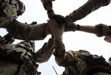 Вперше після війни в Іраку: 1400 британських військових дістались Європи цивільним поромом