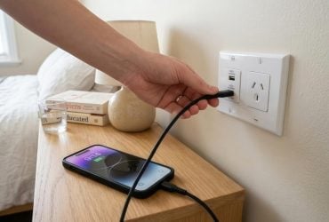 Можно ли заряжать телефон через USB-порт в розетке – и насколько это безопасно