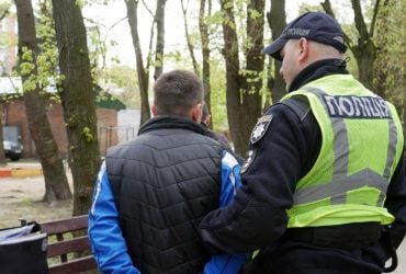 В Хмельницком военный устроил стрельбу во дворе жилого дома, - источники