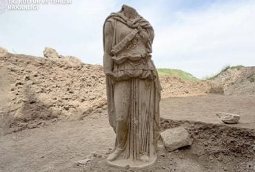 В городе из Библии нашли огромную статую Афины, которой 2000 лет (видео)