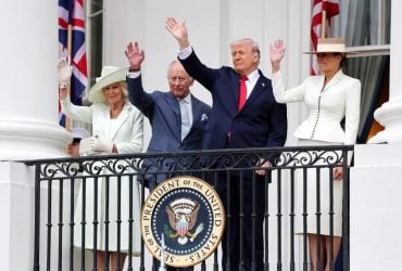 Вы бы разговаривали на французском: Чарльз тонко потроллил Трампа во время ужина