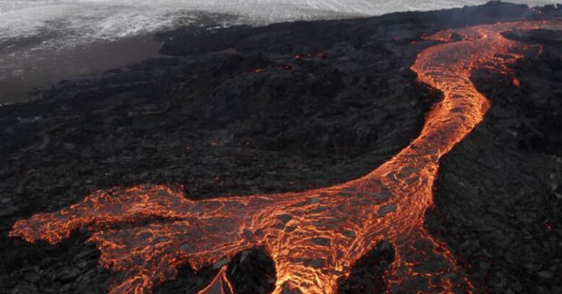 вчені виявили витік дорогоцінних металів через вулкани