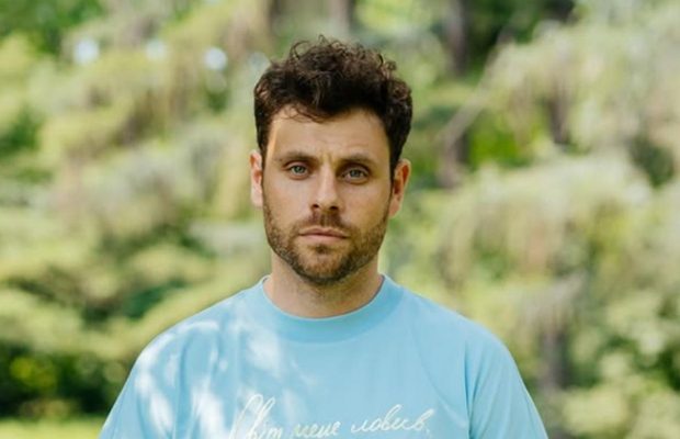 Известный украинский актер кардинально изменил имидж: теперь его не узнать (фото)