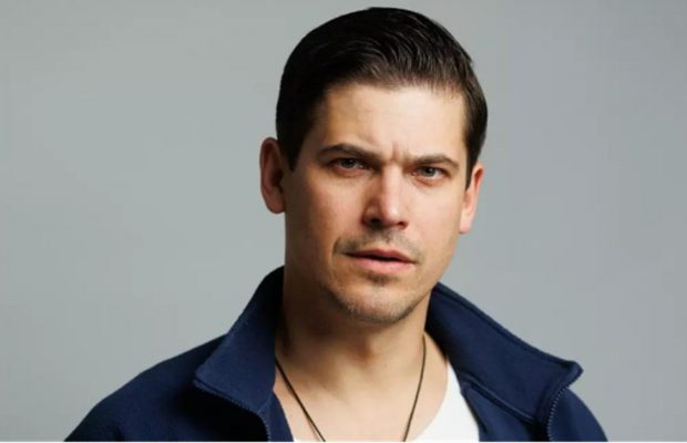 Звезда "Крепостной" сделал редкое заявление о личном: жена "15 раз" паковала чемоданы