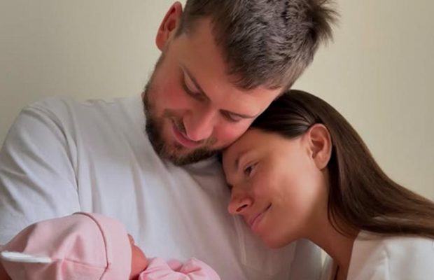 Звездная пара украинских спортсменов покрестили дочь: трогательные кадры