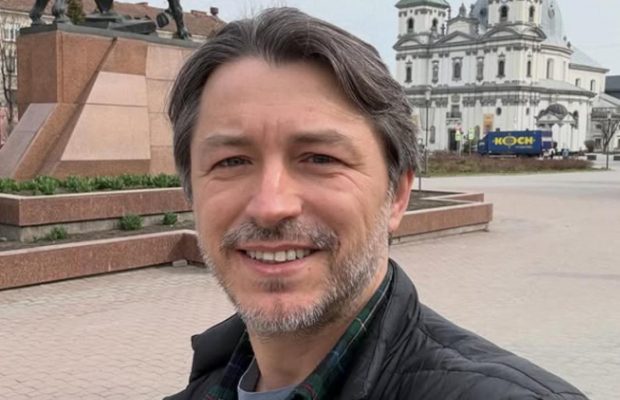 Притула умилил редким фото со всеми четырьмя детьми