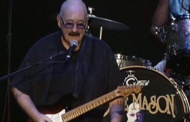 Умер легендарный британский певец Дэйв Мейсон