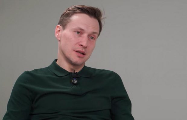 Звезда "Крепостной" развелся с женой после 10 лет брака и назвал причину