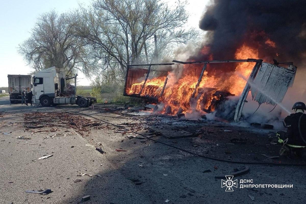 Росіяни вдарили по АЗС на Дніпропетровщині: серед поранених дитина та вагітна жінка (фото)