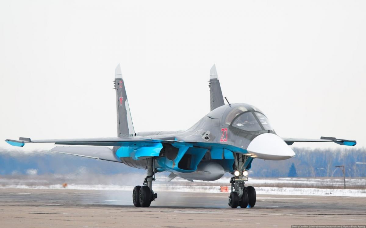 Производство российских боевых самолетов под угрозой: санкции коснулись важного полимера