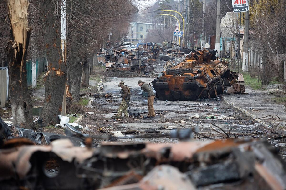 Попри війну, РФ виробляє більше, ніж потрібно, тож відновлює свої збройні сили, - адмірал