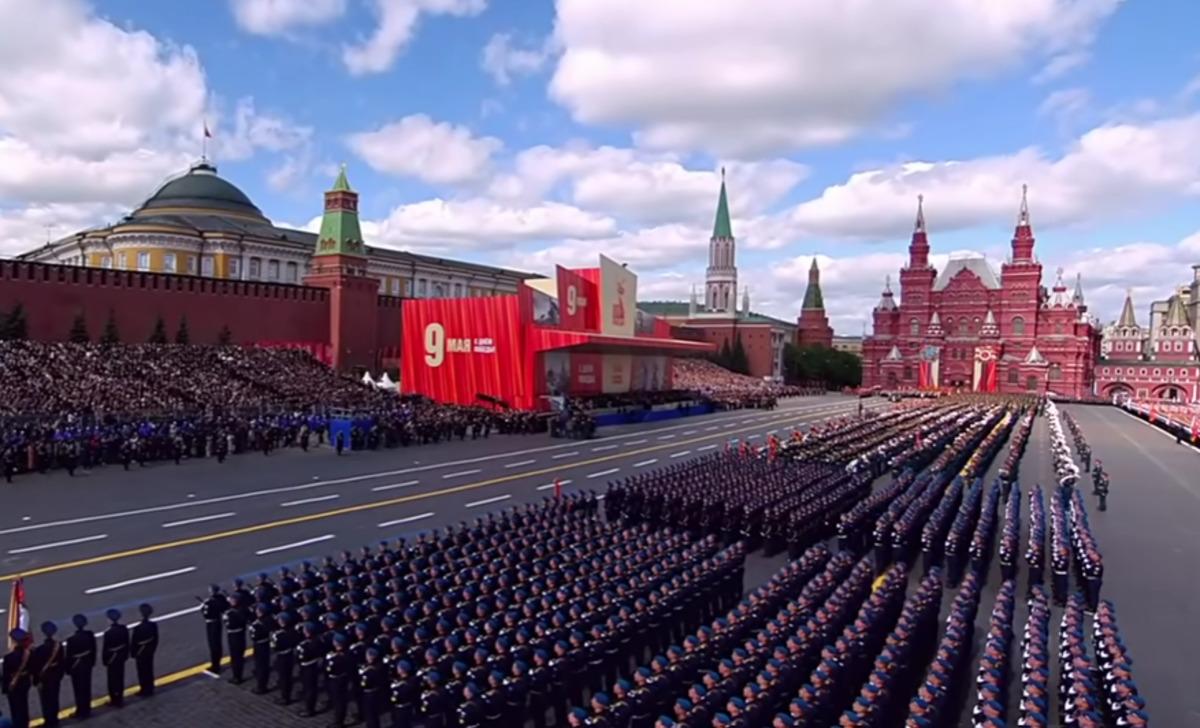 'У суспільстві панує загальне занепокоєння': в NYT розповіли про несвяткові настрої в РФ