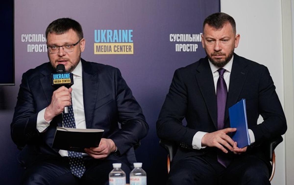 Експрокурор звинуватив керівників САП та НАБУ у знищені самостійності у структурах та їхній заполітизованості